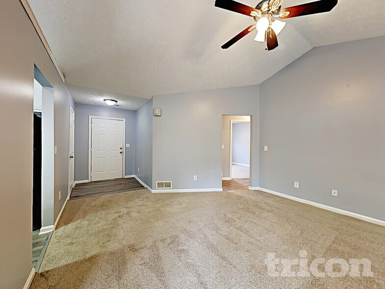 Building Photo - 1185 Mercury Dr SE