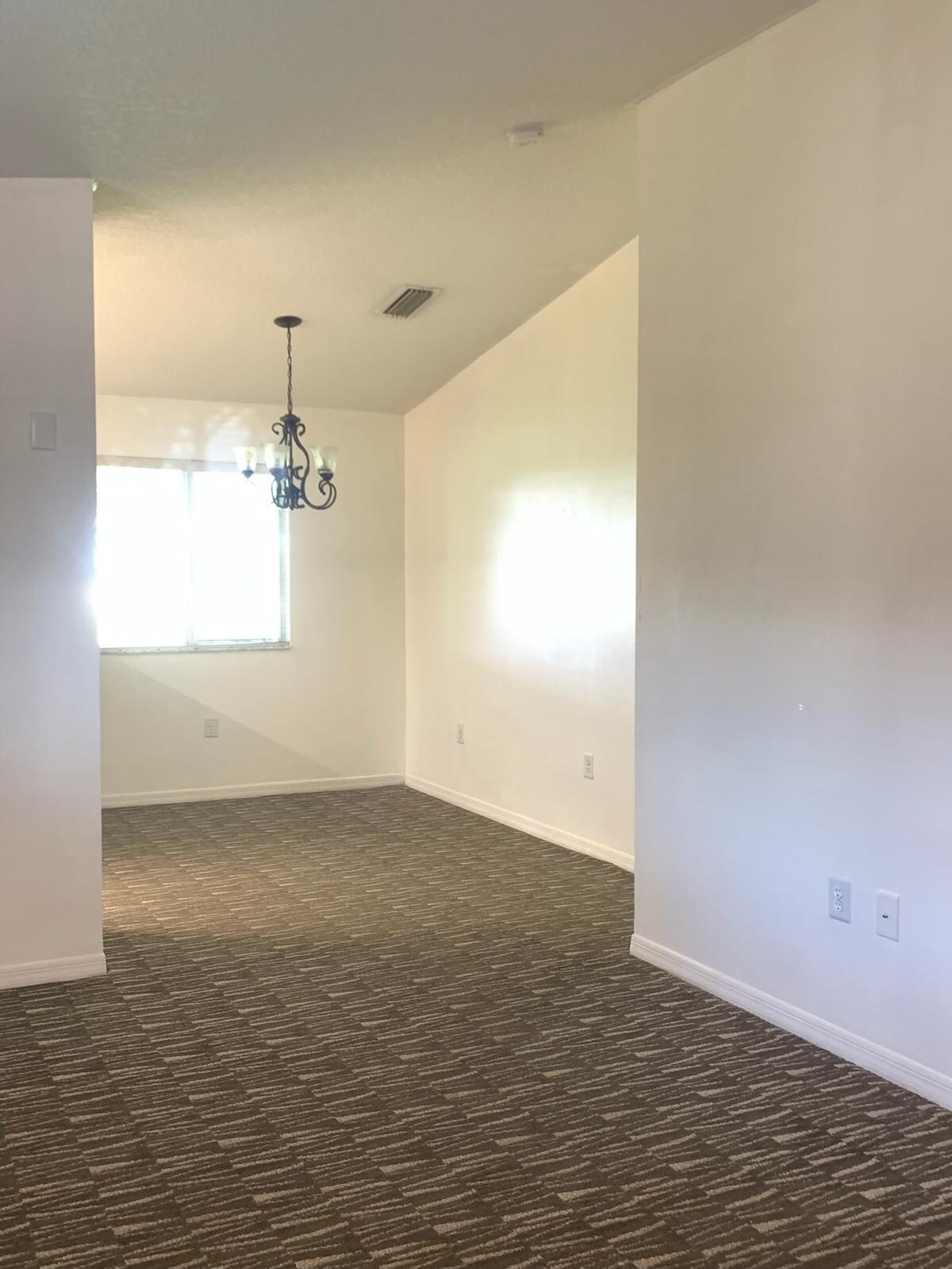 Building Photo - 980 NE 33rd Ter