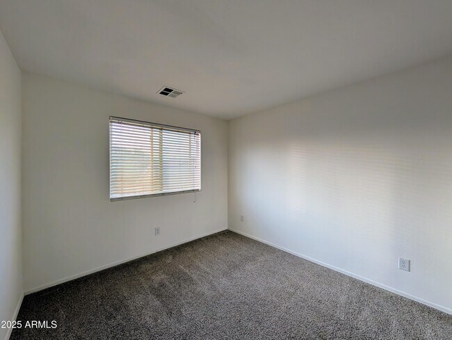 Building Photo - 3848 E Pollack St