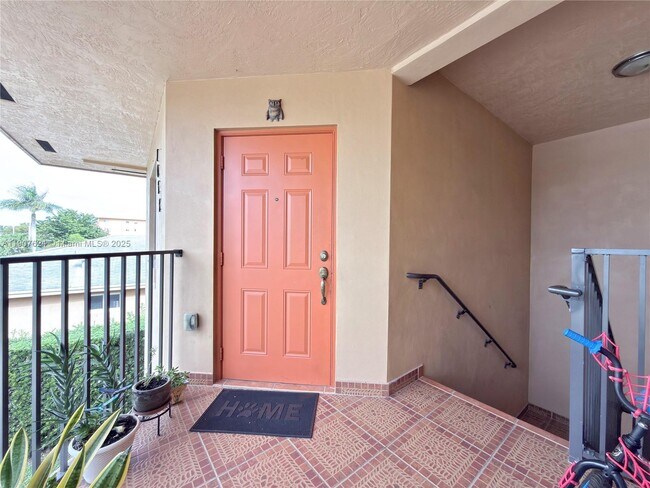 Building Photo - 1053 SW 29th Ct