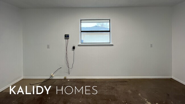 Building Photo - 12510 Maple Ridge Rd