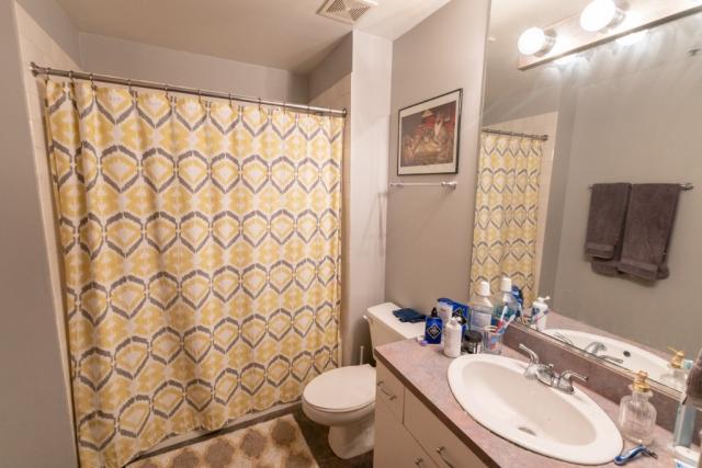 Building Photo - 2 bedroom in CHICAGO IL 60647