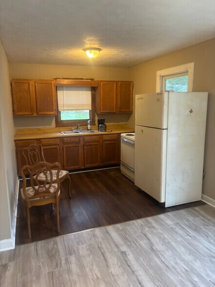 Building Photo - 1905 Breeden Lawson Way