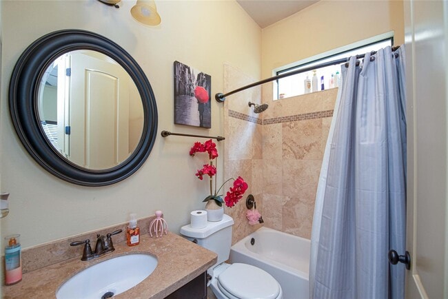 Building Photo - 1141 W 23rd St