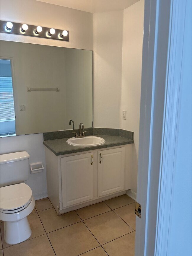 Building Photo - Spacious 4-Bedroom Pool Home in Indian Creek – Kissimmee, FL