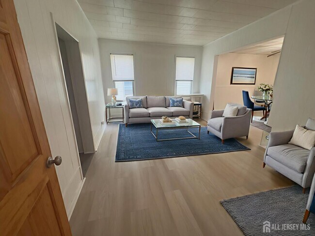 Building Photo - 93 Schley St