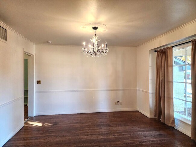 Building Photo - 2 Bed 1.5 Bath 1 Car Garage in the GRADY MUSGRAVE LAKESIDE Addition