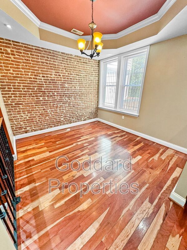 Building Photo - 3527 Reisterstown Rd