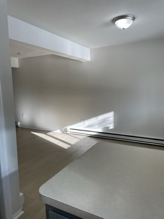 Building Photo - 492 East St