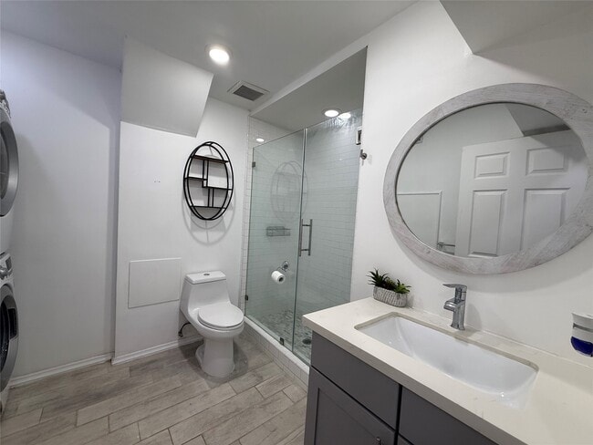 Building Photo - 828 Allston St