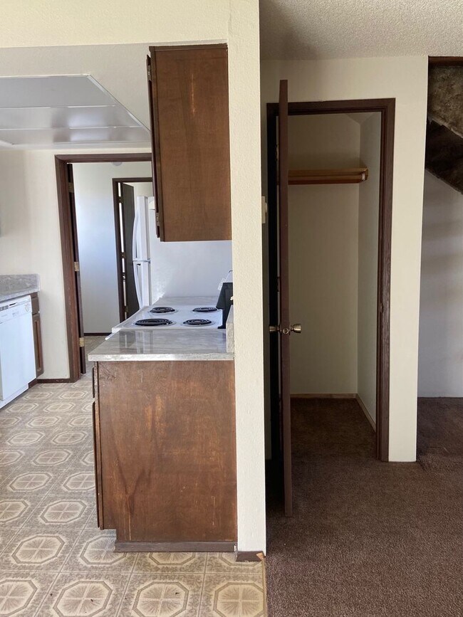 Building Photo - S Street Duplex