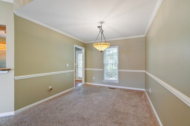 Building Photo - 7037 Mooreland Ct