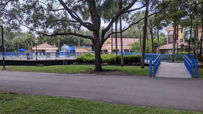 Building Photo - 15509 N Miami Lakeway