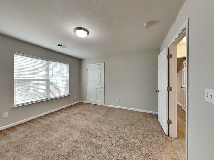 Building Photo - 285 Jerome Ct