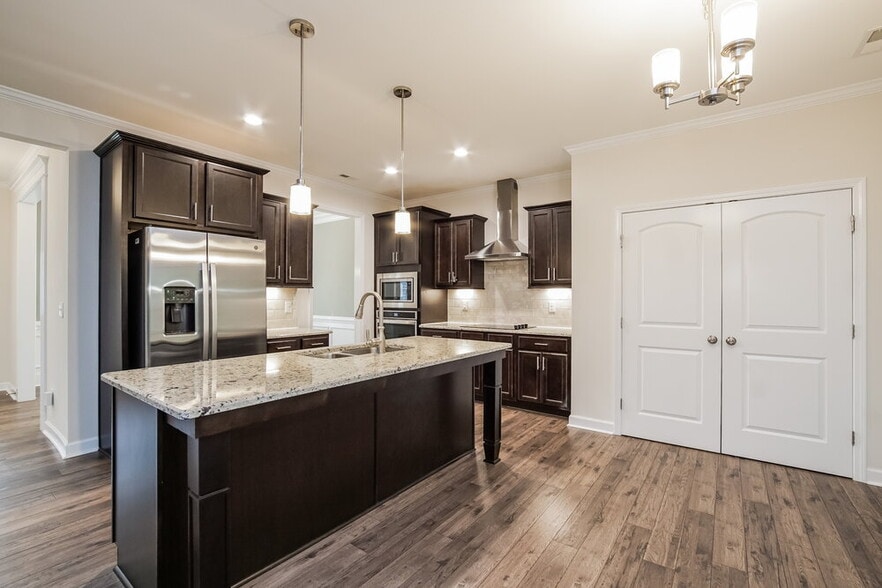 Building Photo - 39 Grand Manor Ct