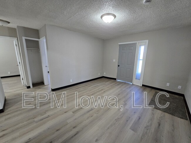 Building Photo - 1125 N Barclay St