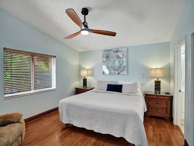 Building Photo - 1245 SW 46th Way