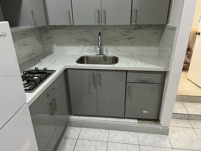 Primary Photo - 14331 SW 286th St