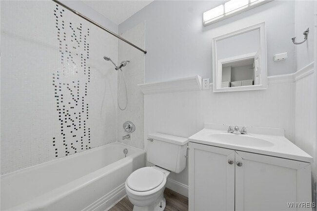 Building Photo - 76 Anderson Pl