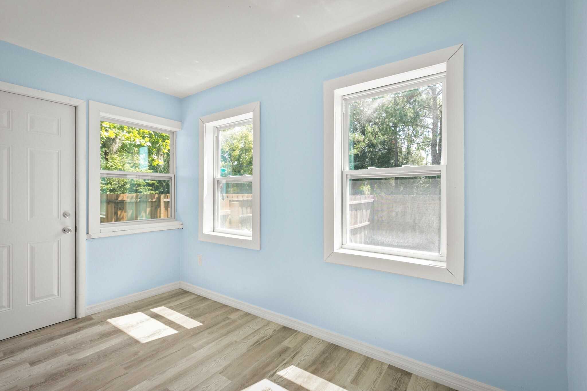 Building Photo - 260 Vernis Ave