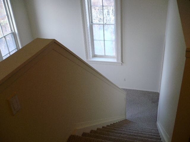 Building Photo - 138 E Main St