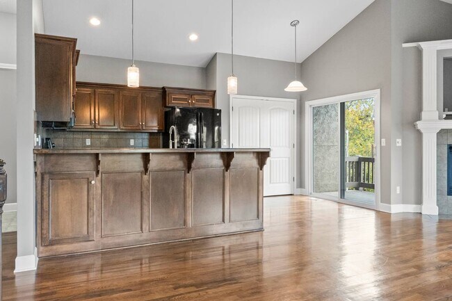 Building Photo - 11141 S Woodsonia Dr