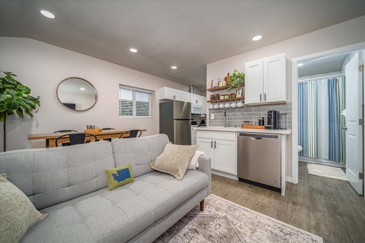 Building Photo - 210 SW 104th St