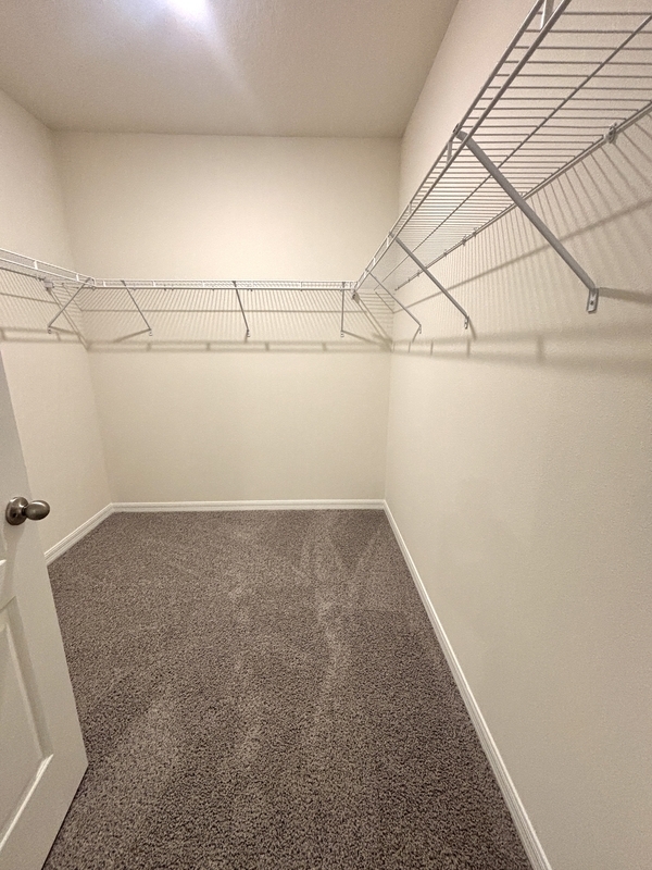 Building Photo - 5555 Hayloft Dr