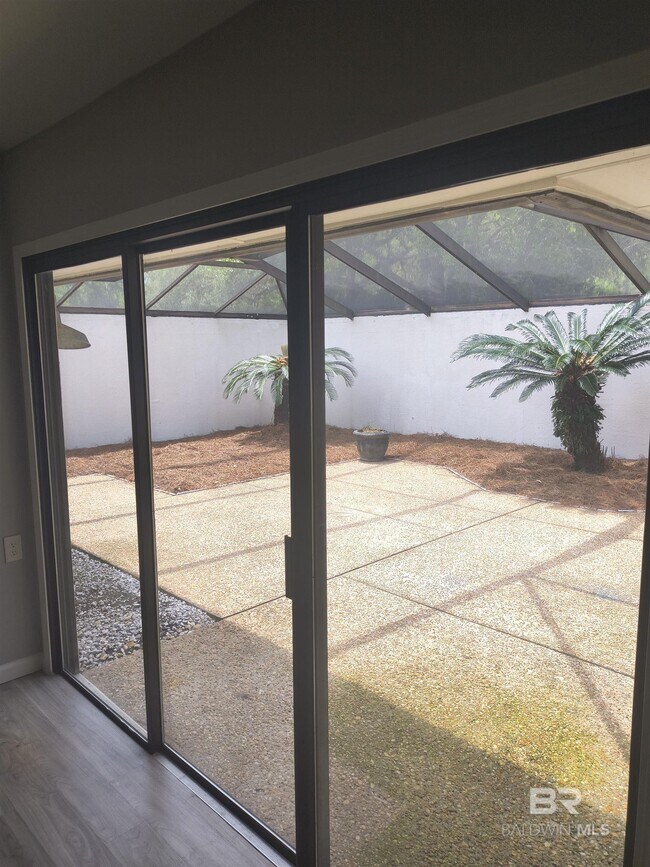 Building Photo - 318 W Fort Morgan Rd