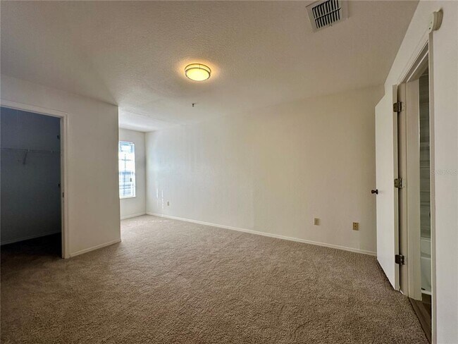 Building Photo - 1612 Columbia Arms Cir