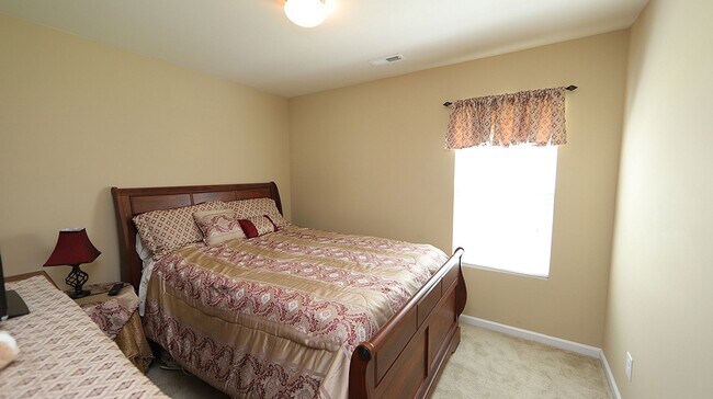 Building Photo - Immaculate Home in Collington Farms