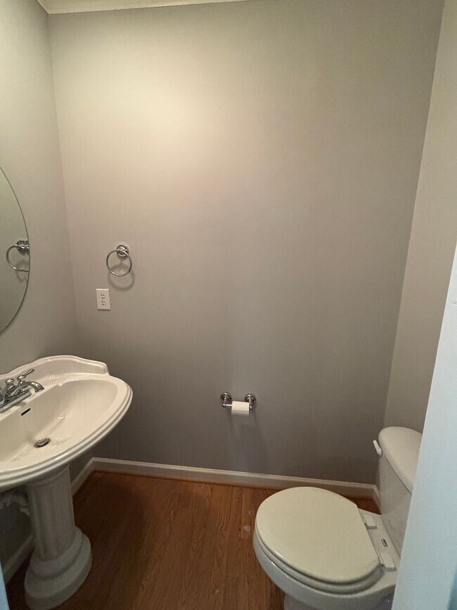 Building Photo - Charming Townhome in Clemmons