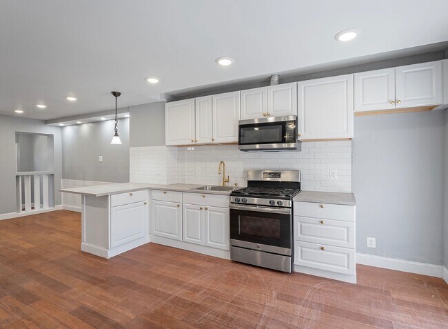 Building Photo - 1630 S 28th St