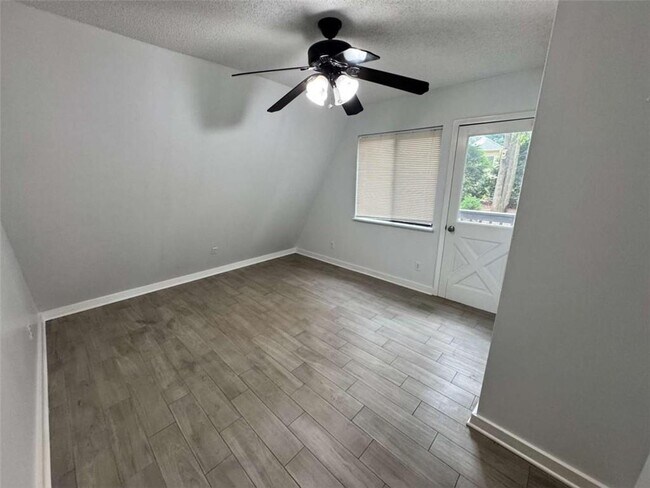 Building Photo - 2475 Hawk Creek Trail