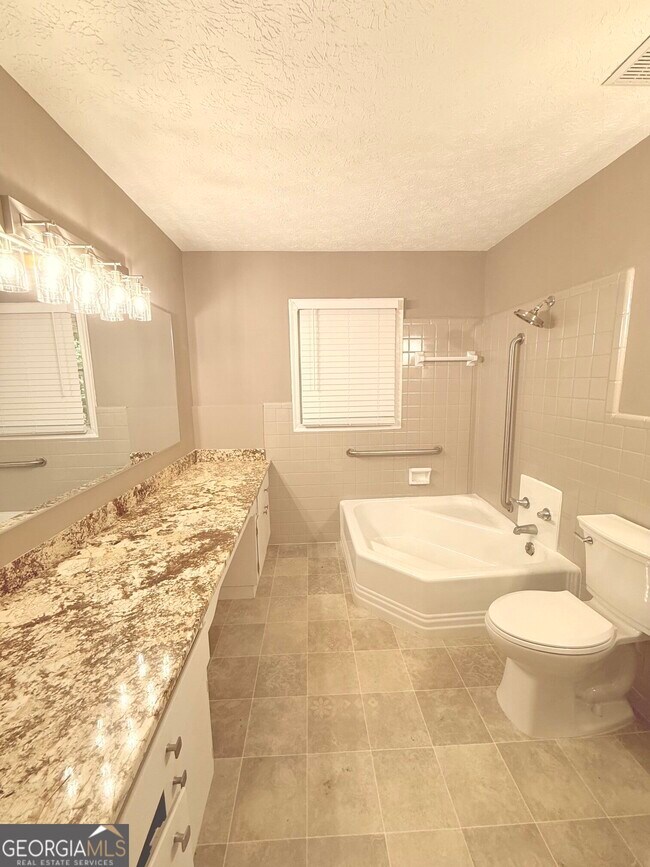 Building Photo - 1397 Jewell Ct