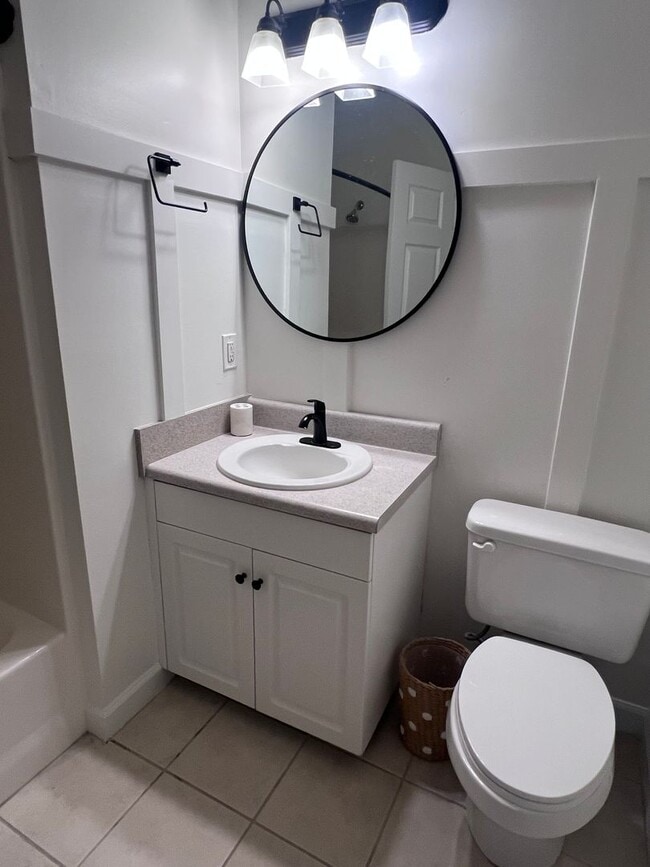 Building Photo - Newly renovated 2 bedroom, 2 bathroom condo coming soon!