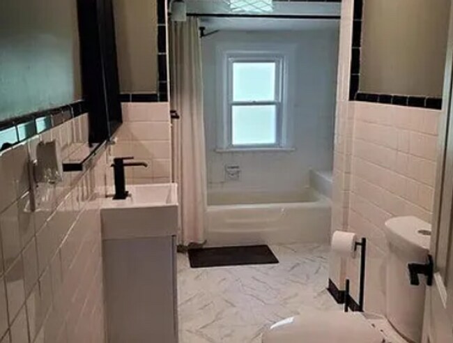 Building Photo - Cute 2 bedroom in South East Springfield