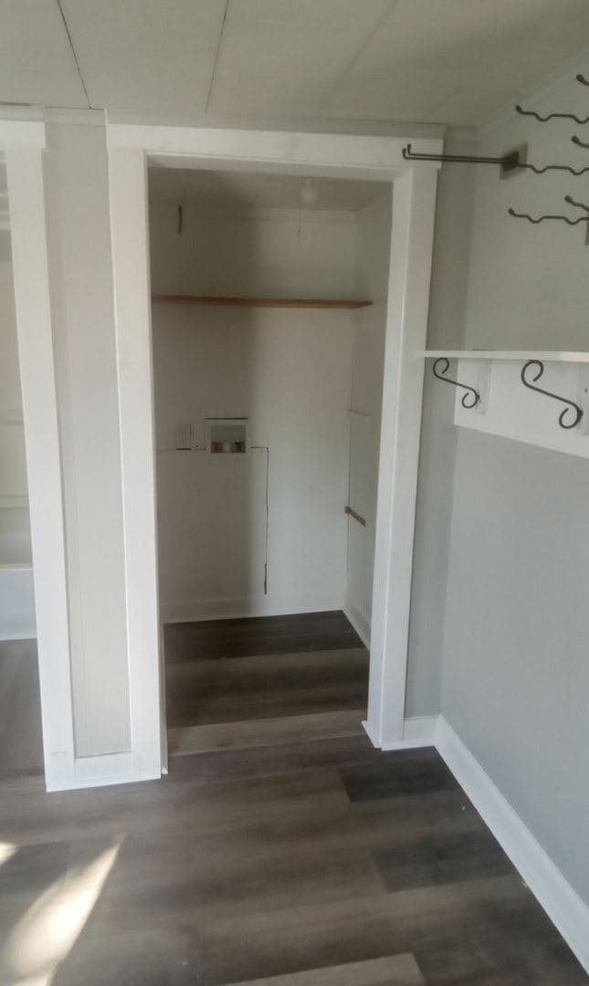 Building Photo - 127 Schoolhouse Rd