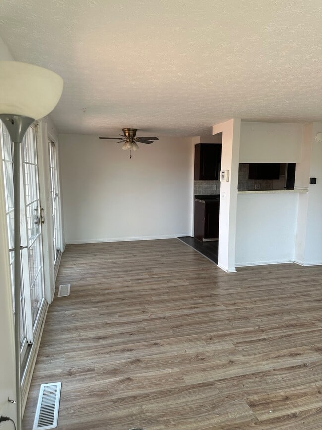 Building Photo - 2448 Burgandy Ln