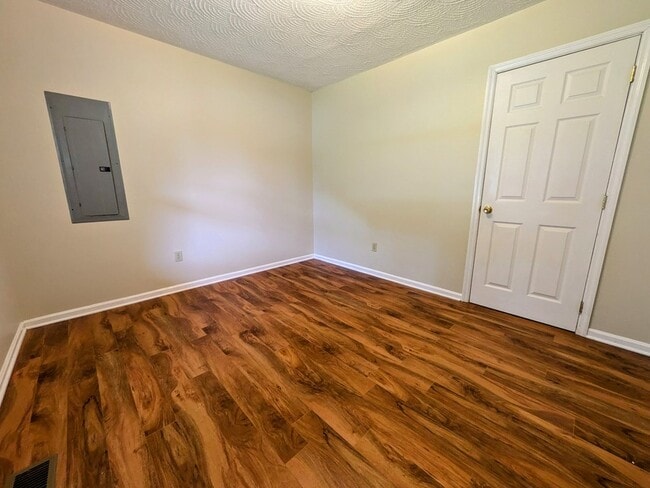 Building Photo - 34 Blackstone Ln