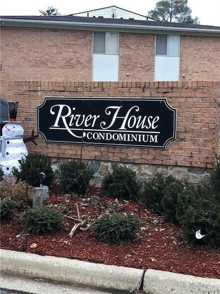 Building Photo - 1249 Island Dr