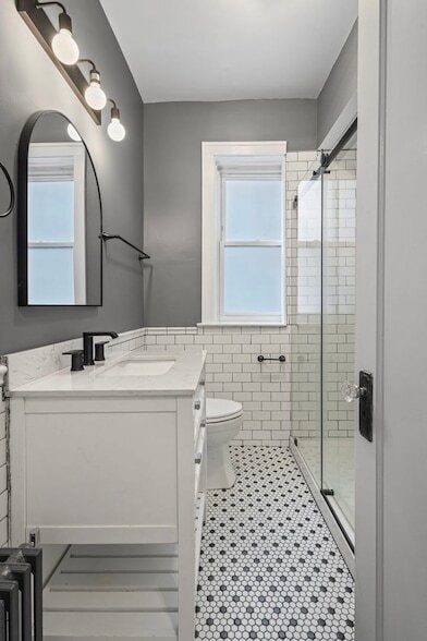 Building Photo - 2712 W Winnemac Ave