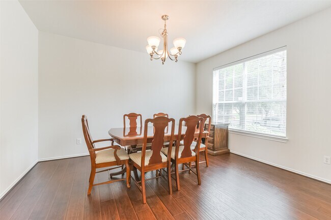 Building Photo - 5418 Lilac Grove Ln