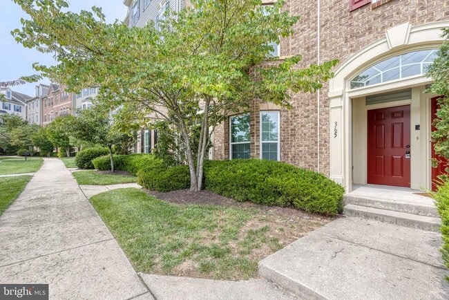 Building Photo - 365 Chessington Dr