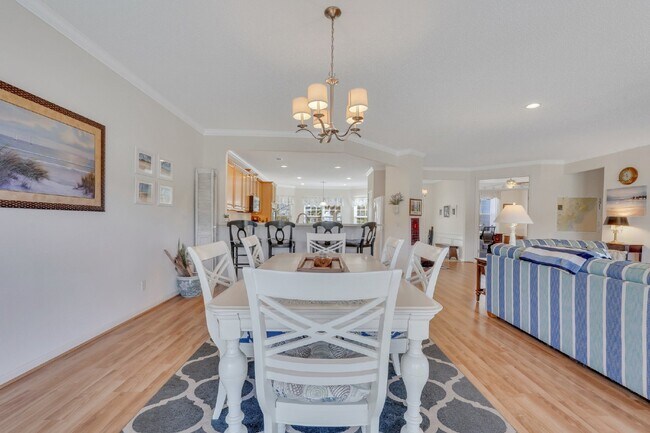 Building Photo - "Spacious Golf and Lagoon View 2 Bed, 2 Bath Rental Home in Sun City!