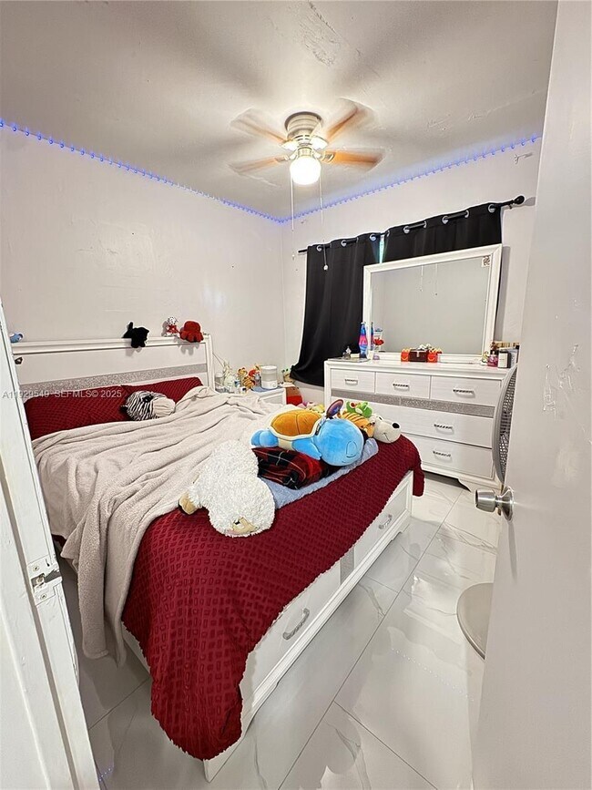 Building Photo - 343 W 42nd St