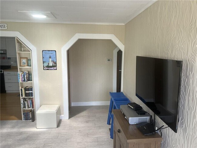 Building Photo - 14 William Ave