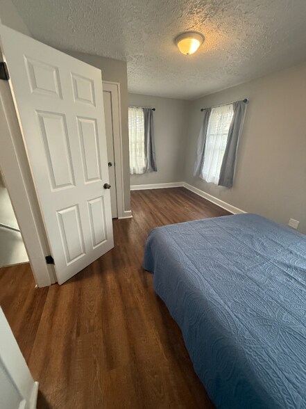 Building Photo - 4823 E Michigan St