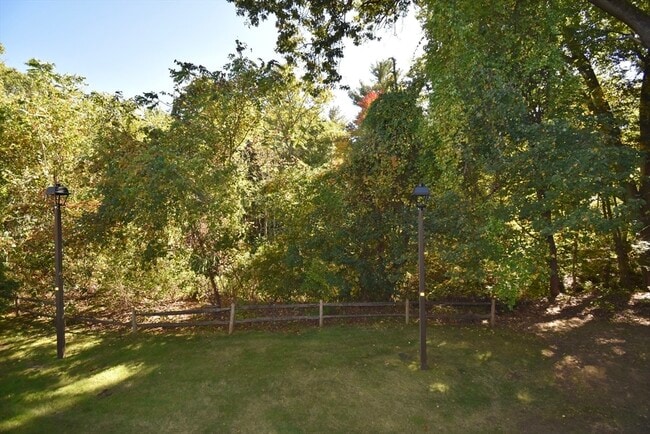 Building Photo - 15 Yorktown Dr