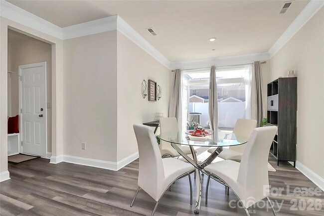 Building Photo - 2126 Blewett Dr